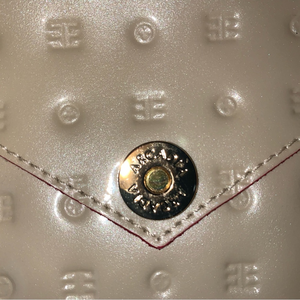 Arcadia patent leather clutch. - Picture 5 of 11